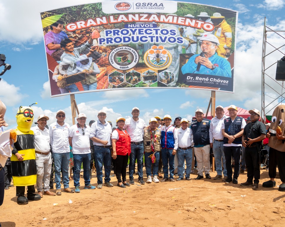 GOBERNADOR REGIONAL PUSO EN MARCHA PROYECTOS CACAO Y APÍCOLA EN ALTO AMAZONAS. 